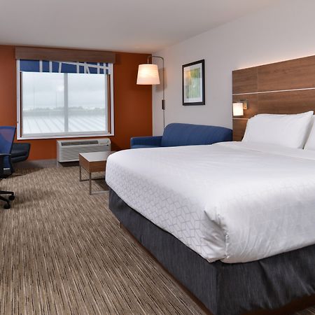 Holiday Inn Express & Suites - Marshalltown By Ihg Luaran gambar