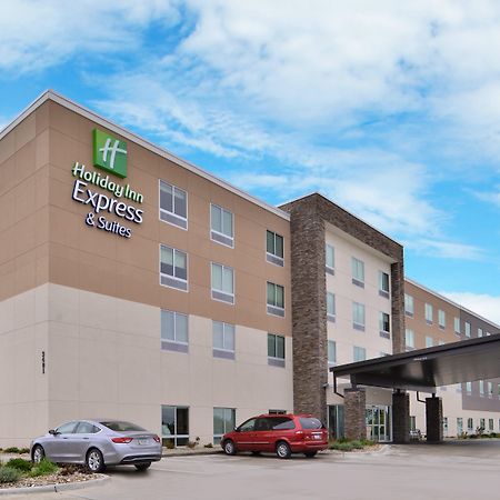 Holiday Inn Express & Suites - Marshalltown By Ihg Luaran gambar
