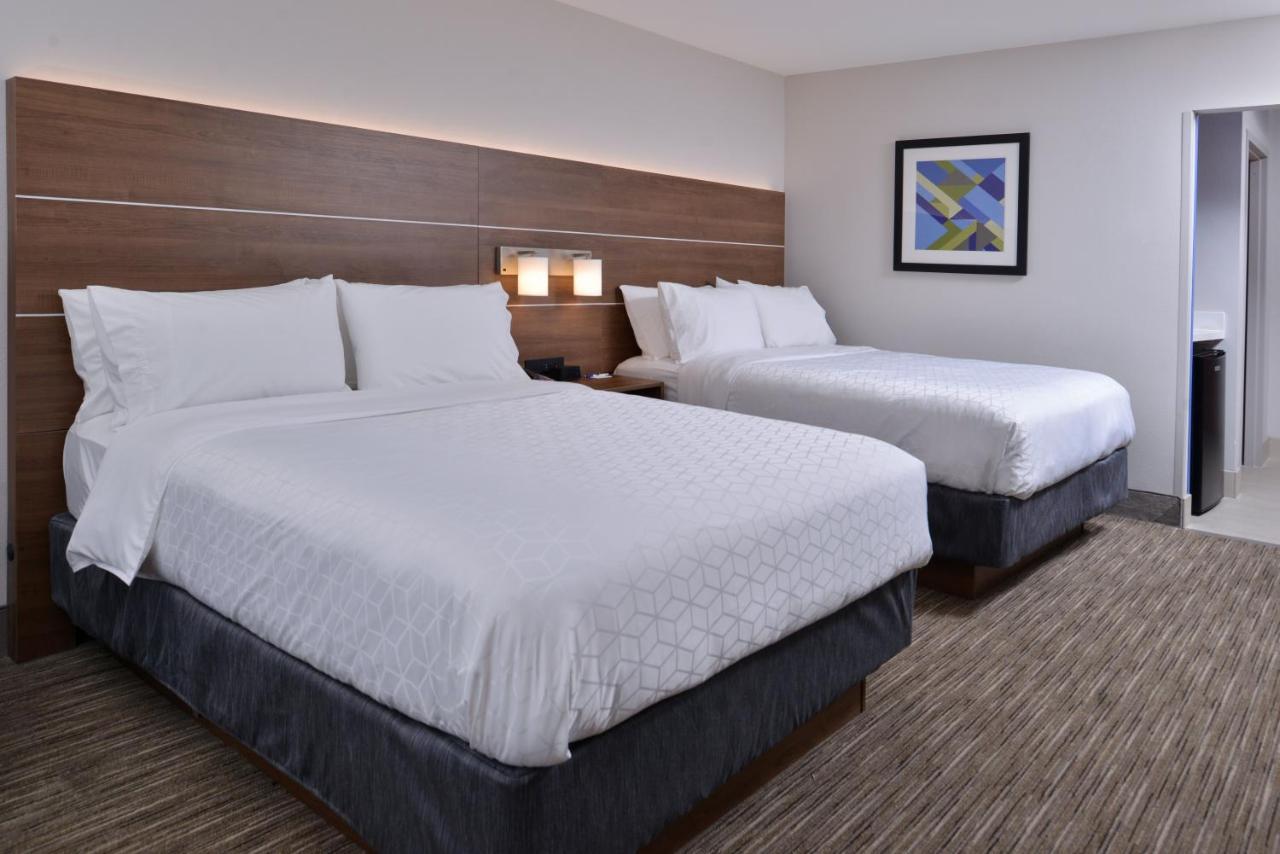 Holiday Inn Express & Suites - Marshalltown By Ihg Luaran gambar