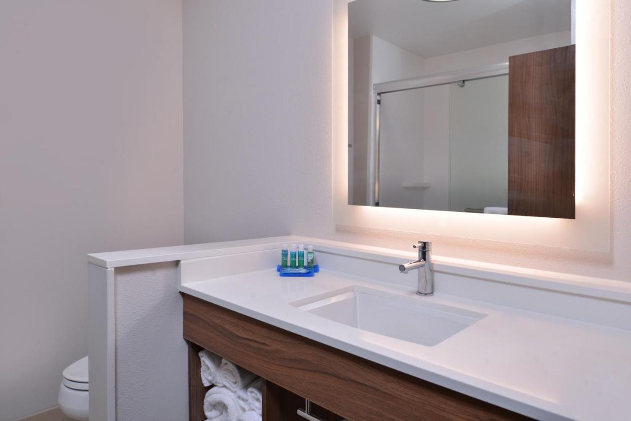Holiday Inn Express & Suites - Marshalltown By Ihg Luaran gambar
